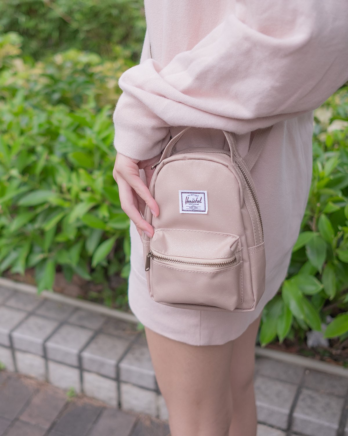 Herschel Nova Crossbody 迷你斜揹袋 單肩包 Gilded Beige Sparkle 電話袋